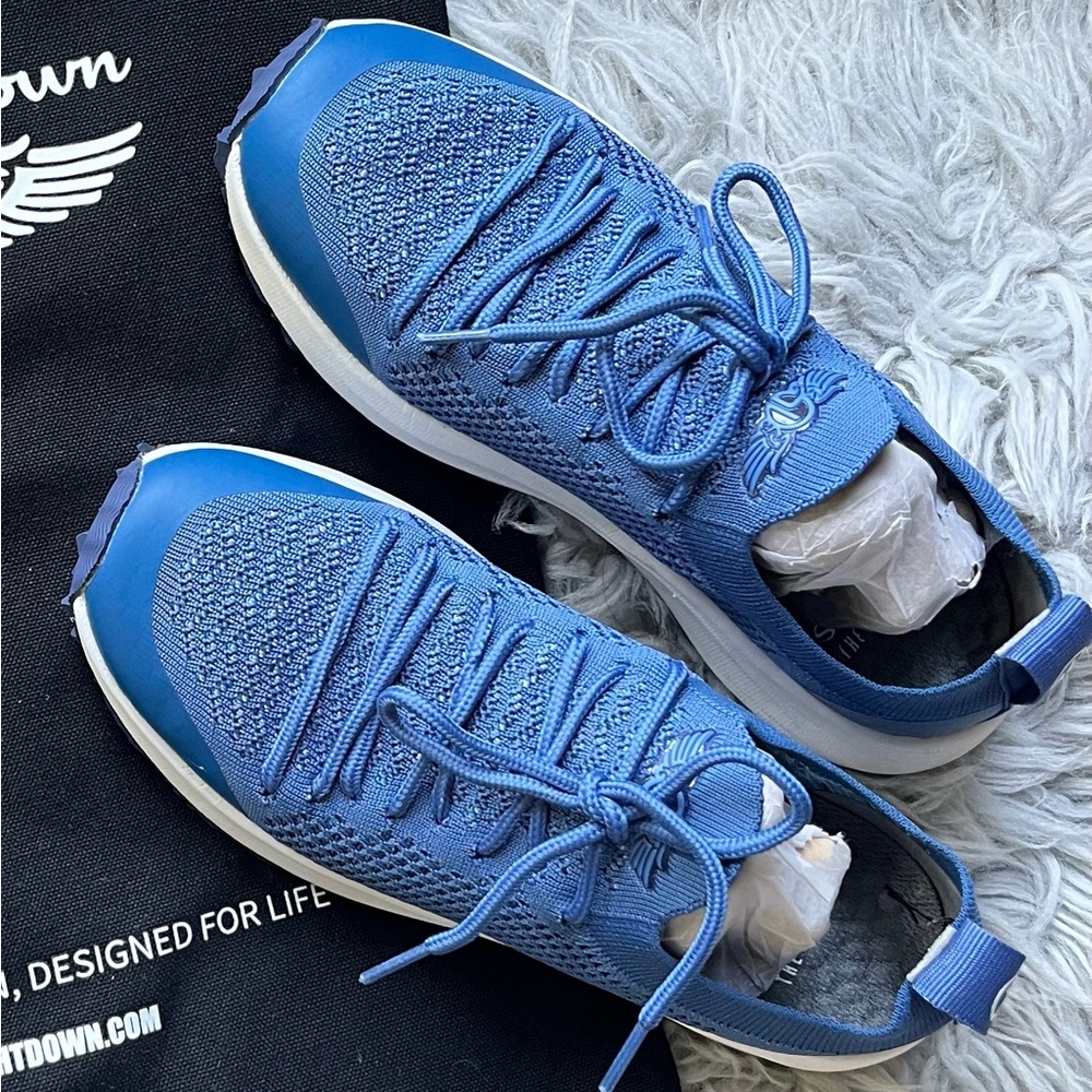 Like NEW 🎉 Sz 7 💙 spikeless golf shoes -Straight Down brand “Swing” - snug fit